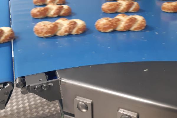 Transport van broodjes met bochtband Type BMK